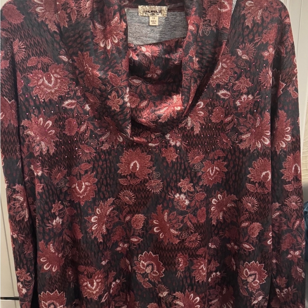 ONE WORLD Elegant Patterned Top